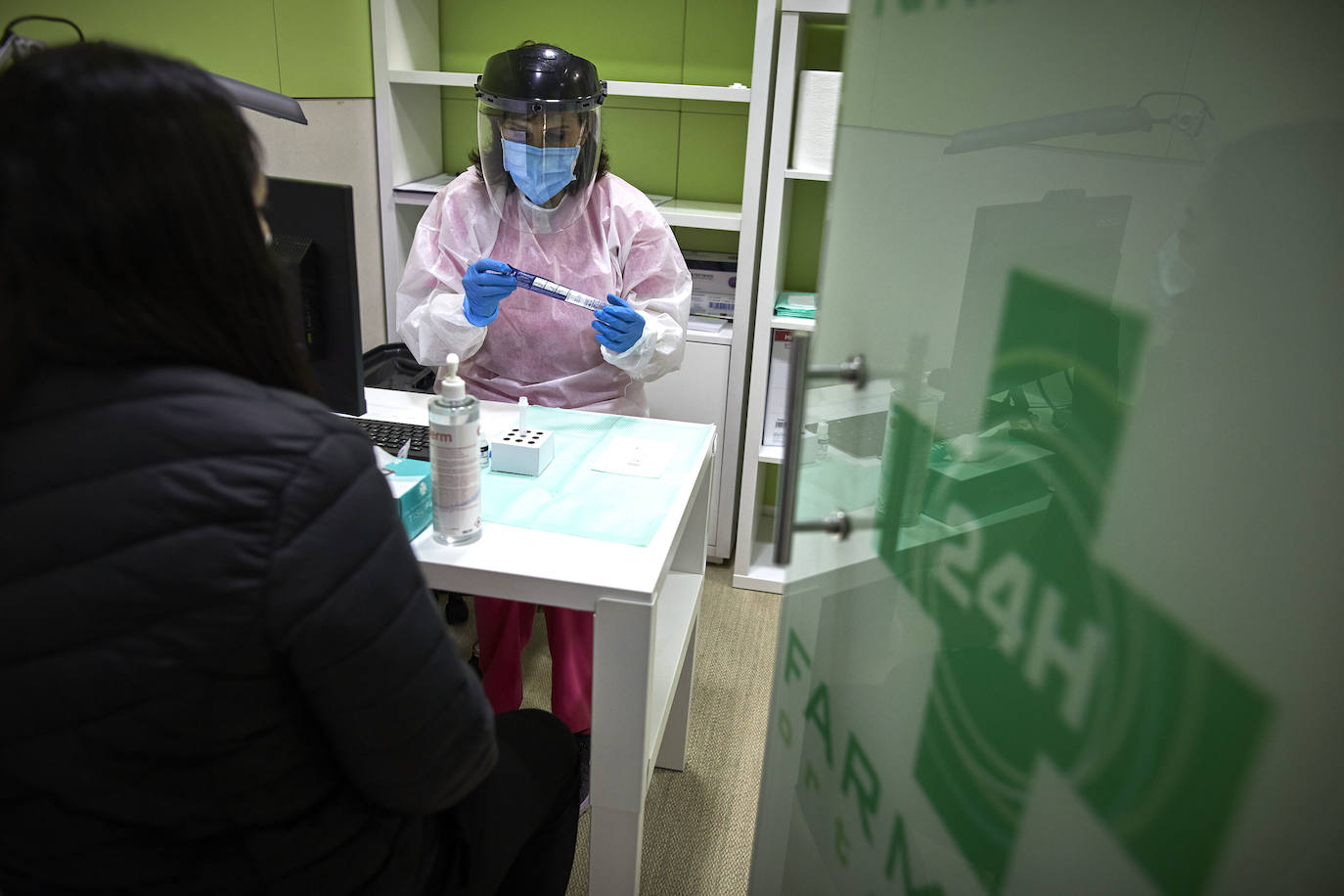 18 farmacias de Burgos inician el estudio sobre el grado de inmunidad de las vacunas contra la covid-19