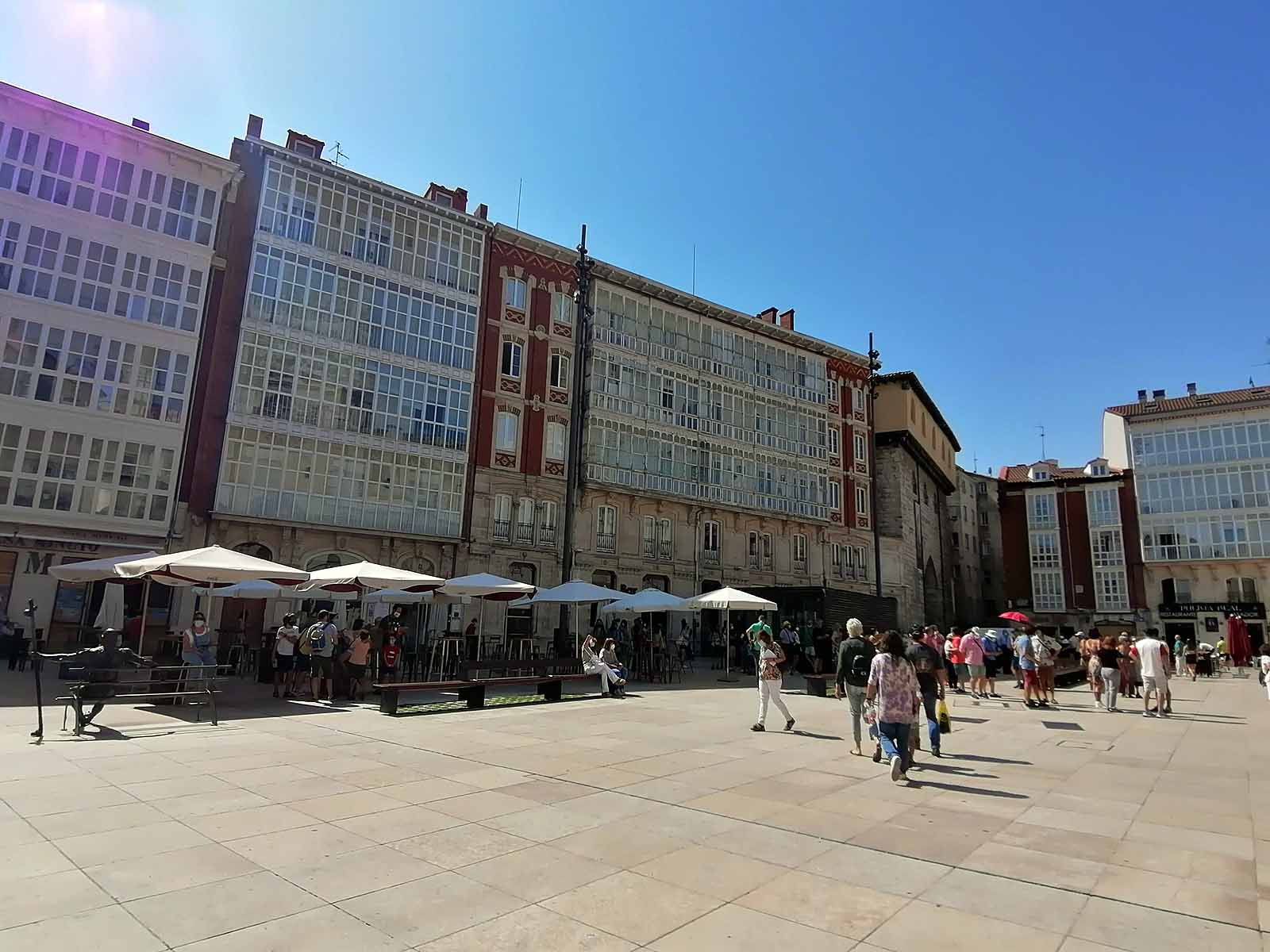 El calor comienza a notarse en el centro de Burgos