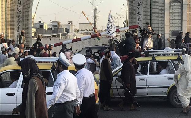 Viejos y nuevos líderes juntos para reinstaurar el régimen talibán