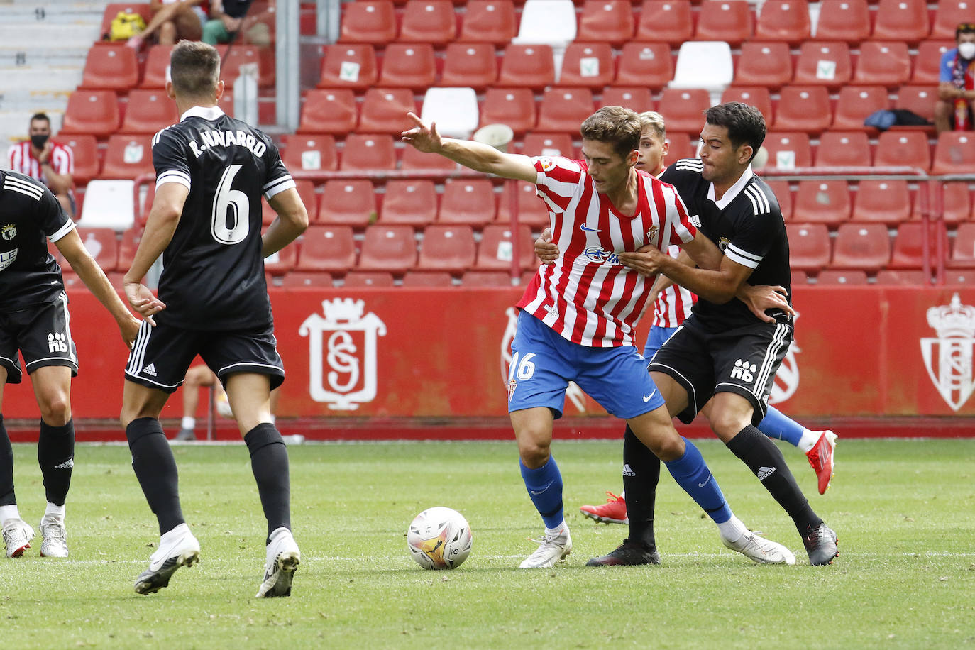 El Burgos CF redebuta en Segunda con derrota