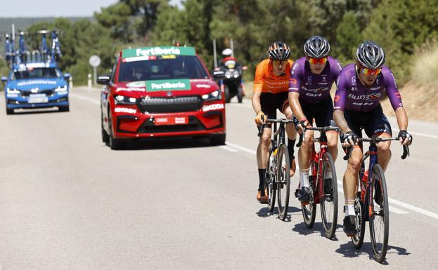 Canal y Madrazo animan la cuarta etapa de La Vuelta con la recompensa de la combatividad