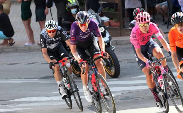 Jetse Bol protagoniza una fuga entre abanicos en La Vuelta