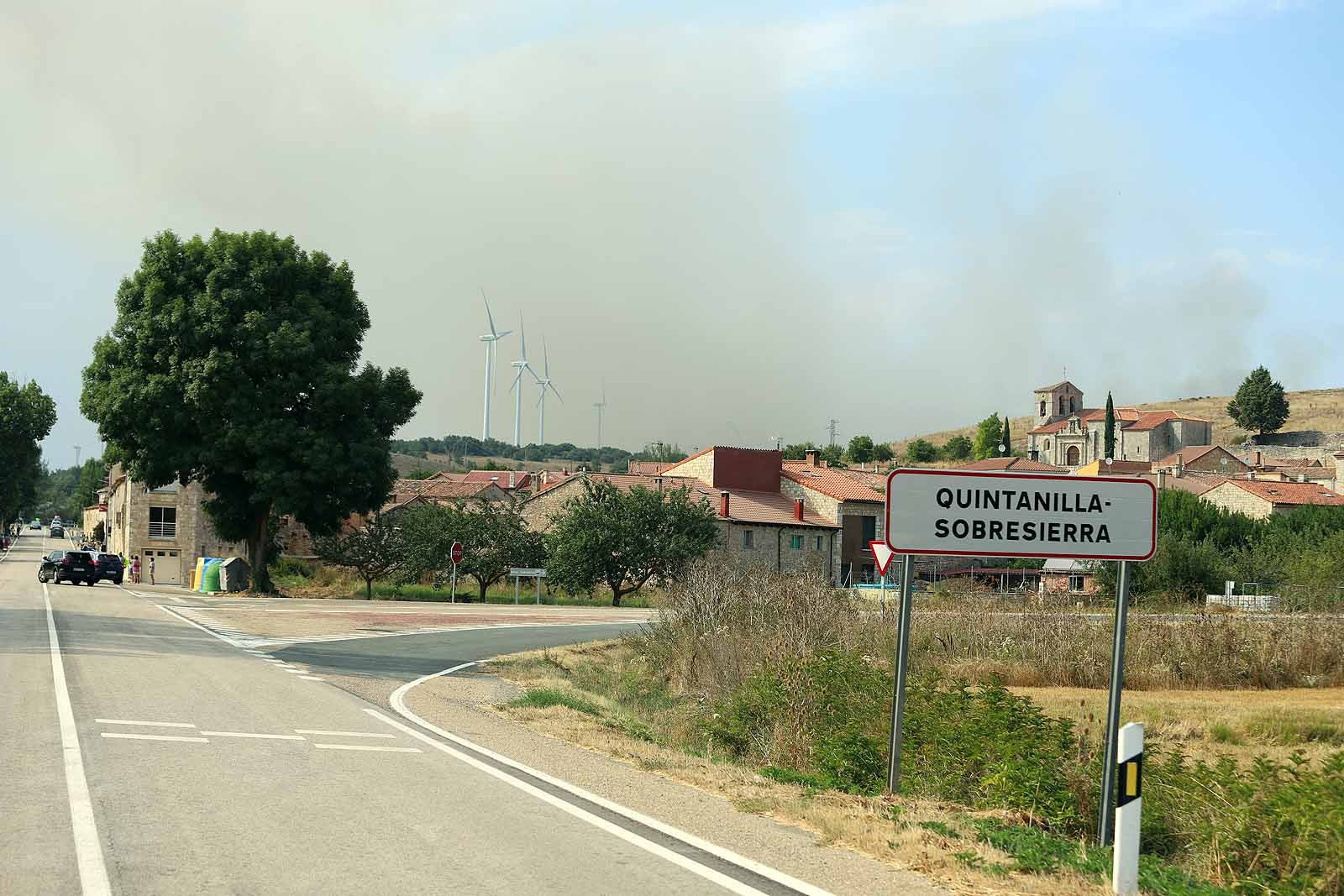 Las imágenes del incendio forestal cercano a la fábrica de explosivos de Masa