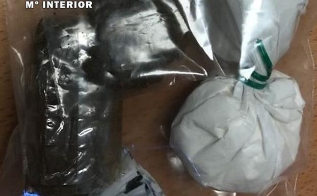 Detienen a un hombre en un área de servicio de la AP-1 por tráfico de drogas