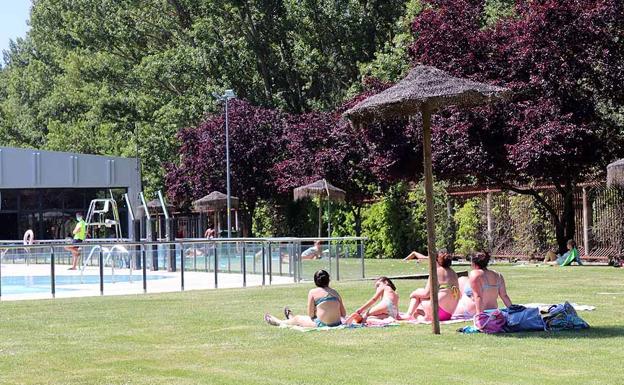 Las piscinas de Burgos recuperan 70.000 bañistas este verano