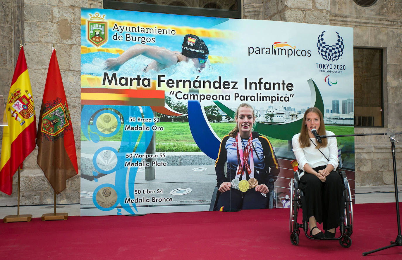 La nadadora paralímpica Marta Fernández ha recibido un homenaje en Burgos