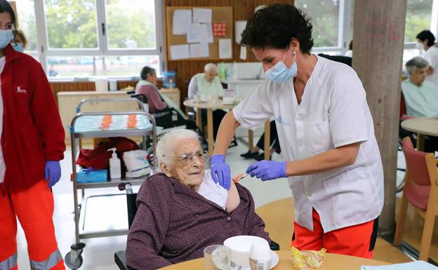 La Junta flexibilizará la próxima semana las medidas covid en las residencias de mayores