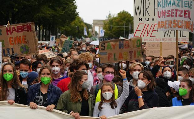 El cambio climático marca el fin de campaña en Alemania con múltiples protestas