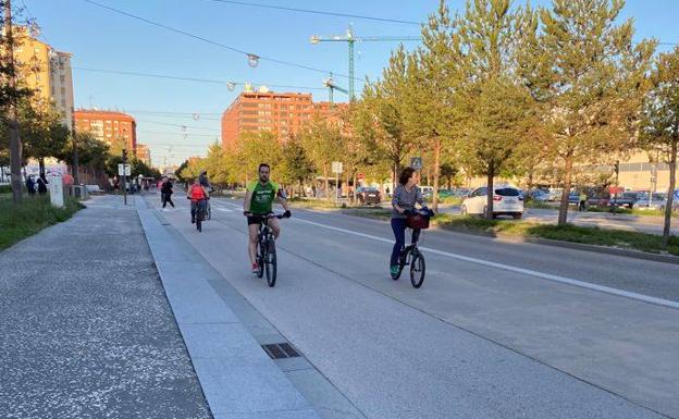 Peatones y ciclistas de Burgos se oponen al rediseño del Bulevar que plantea el Ayuntamiento