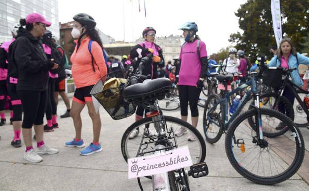 Más de 300 burgaleses se suman a la bicicletada solidaria de Princessbikes en favor de Adacebur