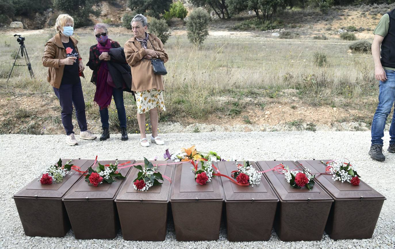 Los cuerpos de la fosa de La Paredeja descansan ya en el cementerio de Ibeas de Juarros