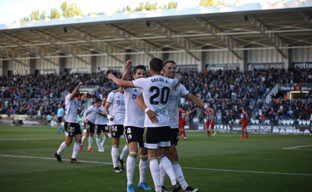 Grego y Herrero se visten de héroes en el derbi provincial