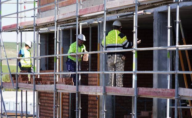 Un millar de trabajadores burgaleses continúan en ERTE