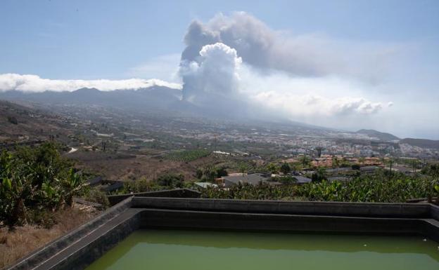 Las cenizas del volcán empeoran la calidad del aire y cierran el aeropuerto