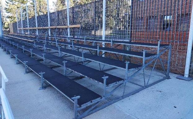 El Aparejadores critica la retirada de parte de las gradas portátiles de San Amaro