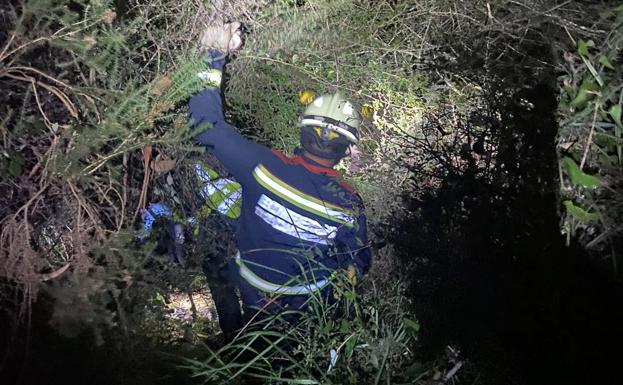 Rescatado un senderista de Burgos que se había perdido de noche en un monte de Cantabria