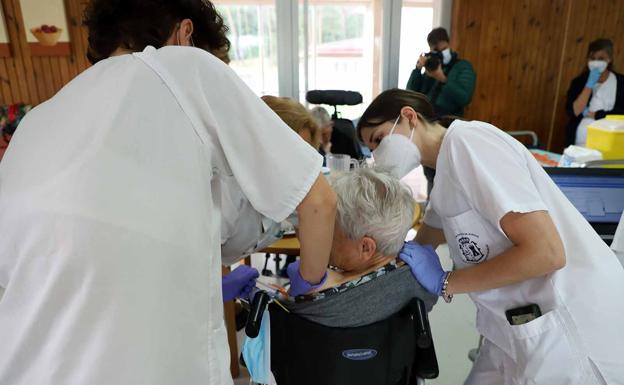 Burgos afrontará la vacunación de los mayores de 70 años con las dosis en 'stock'