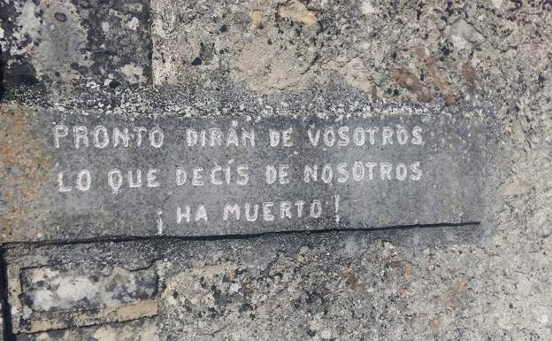 Los epitafios más curiosos del cementerio de Burgos