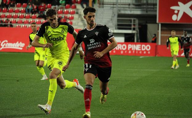 Un Mirandés irregular cae merecidamente ante un Girona superior