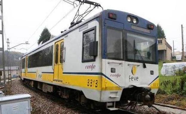 Colisionan un tren y un vehículo en un paso a nivel de Espinosa de los Monteros