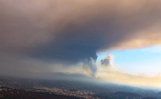 El volcán de Cumbre Vieja incrementa la emisión de ceniza