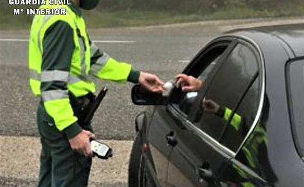 Tres denuncias por alcohol al volante y otras siete por drogas en el puente de Los Santos