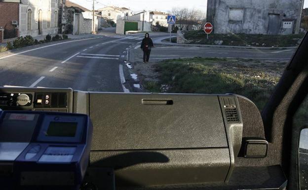 Fomento destinará 43 millones al transporte de viajeros y culminará el bono de transporte rural