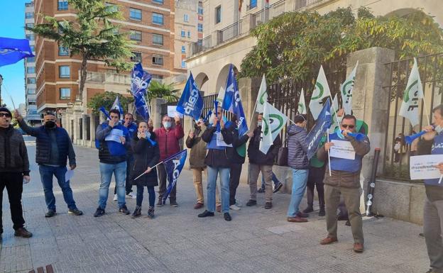 Nueva concentración de los funcionarios de Burgos contra las agresiones en la cárcel