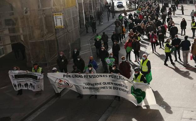 La marcha por una pensión 'digna' recorre el centro de Burgos