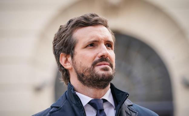 El PSOE pide a Casado que explique su presencia en una misa por Franco