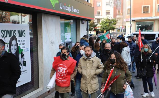 Nuevo parón de los trabajadores de Unicaja de Burgos por «el ERE que desmantela la provincia»