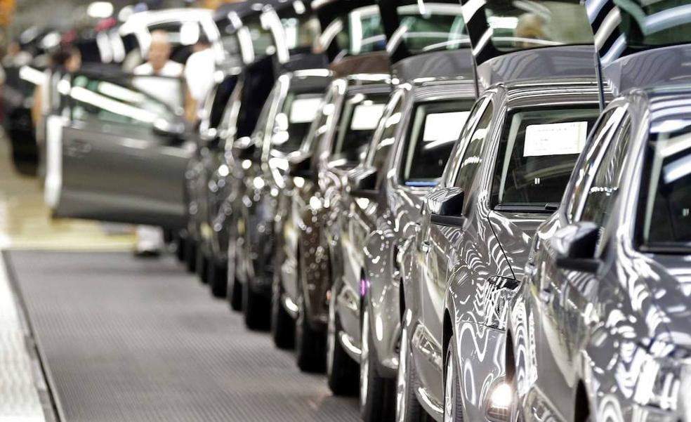 El fin del coche de combustión amenaza medio millón de empleos en Europa