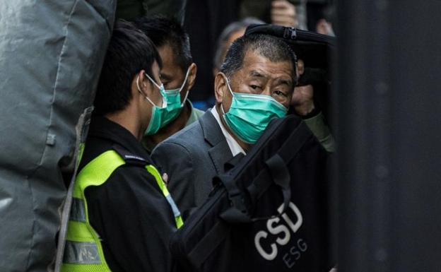 Jimmy Lai, condenado por participar en la vigilia por la masacre de Tiananmen