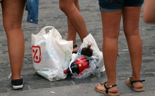 Los jóvenes de Castilla y León, los segundos de España que más van de botellón