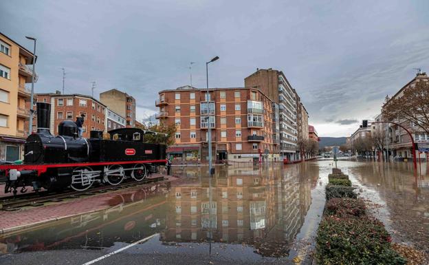 Los alcaldes exigen a la CHE mayor limpieza de los cauces y que no se olviden de los arroyos