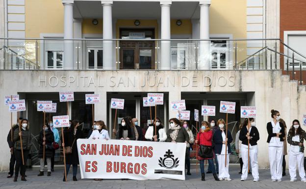 Los sanitarios del San Juan de Dios creen que «lo ideal» sería que los asumiera la Junta