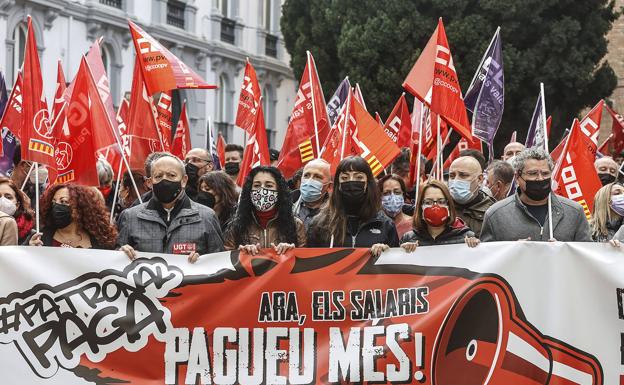 El poder adquisitivo de los trabajadores cae casi 500 euros durante este año