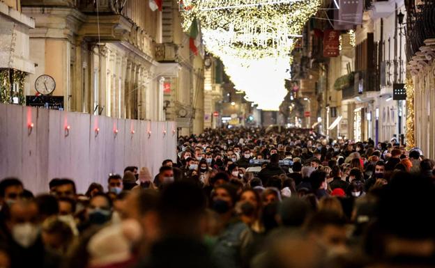 Italia recupera la mascarilla obligatoria al aire libre