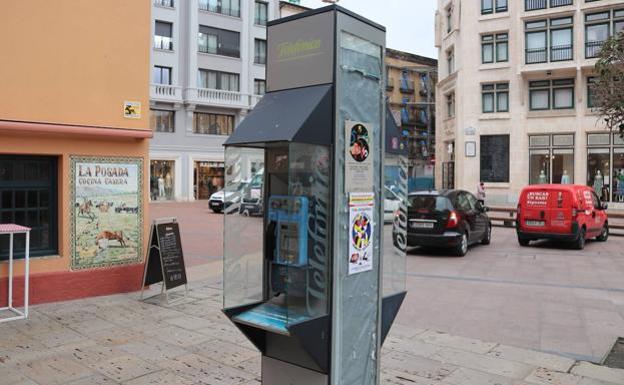 Burgos se despide de las cabinas de teléfono