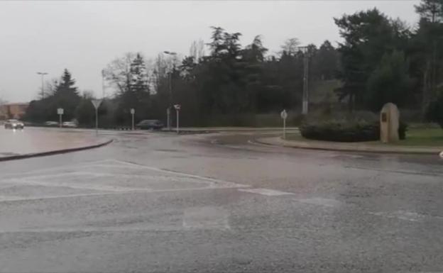 La lluvia obtura una bajante del Coliseum y el agua brota en pleno partido del San Pablo Burgos