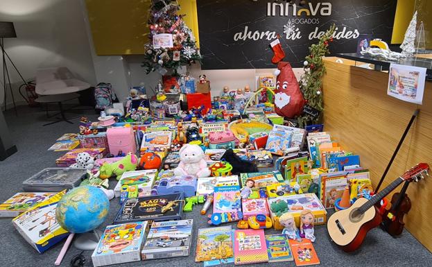 Centenares de juguetes para los niños refugiados desde Burgos