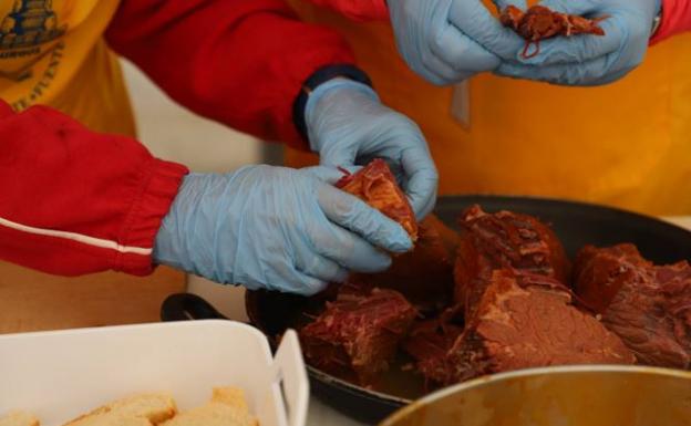 El Ayuntamiento se reúne con los vecinos para desbloquear la suspensión de las primeras fiestas de los barrios