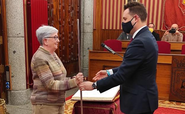 Isabel Arribas toma posesión como concejala de Podemos en Burgos