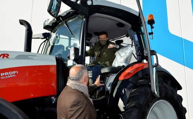 Casado acusa al Gobierno de utilizar los fondos europeos para tejer «una red clientelar»