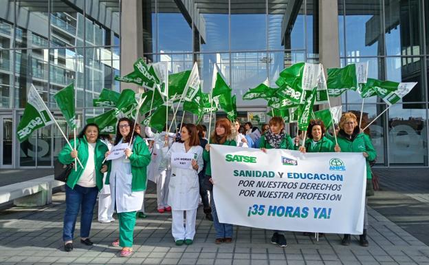 Enfermeras y fisioterapeutas se movilizan en Burgos para denunciar la «grave precariedad» de los centros de salud