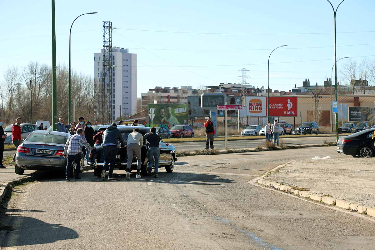 Incendio en el concesionario Mercedes Benz-Ureta Motor de Burgos