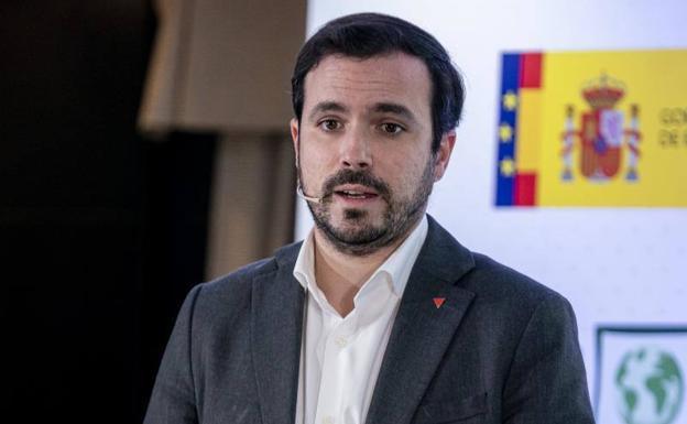 Garzón pide al bloque de investidura que apoye la reforma laboral