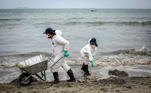 La Fiscalía de Perú acusa a cuatro directivos de Repsol por el vertido de crudo al mar