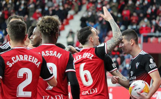 El Mirandés le da la bienvenida al nuevo Málaga de Natxo González con su mayor goleada de la temporada