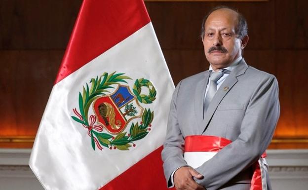 El nuevo primer ministro de Perú renuncia tras solo cuatro días